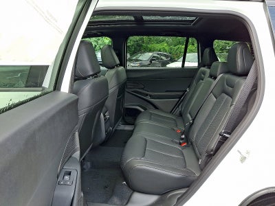 2026 Jeep Cherokee Hybrid Overland