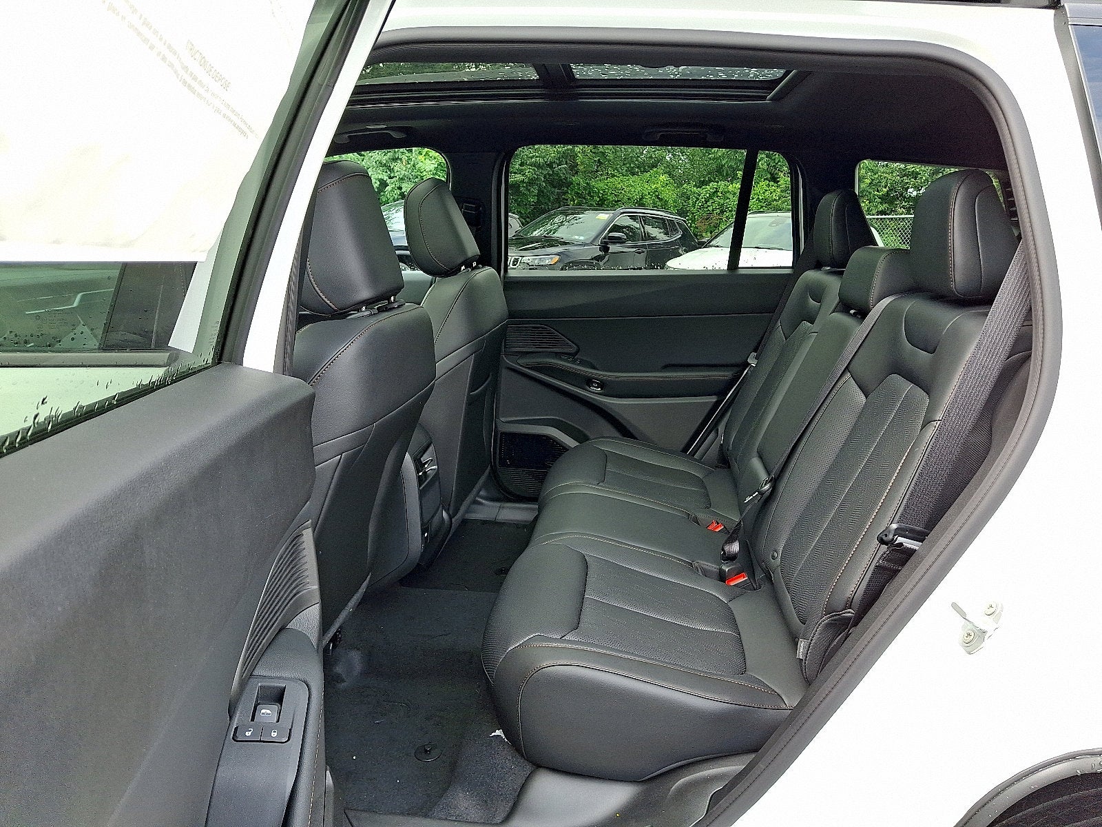 2026 Jeep Cherokee Hybrid Overland