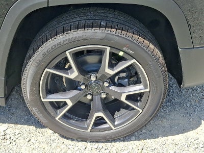2026 Jeep Cherokee Hybrid Overland
