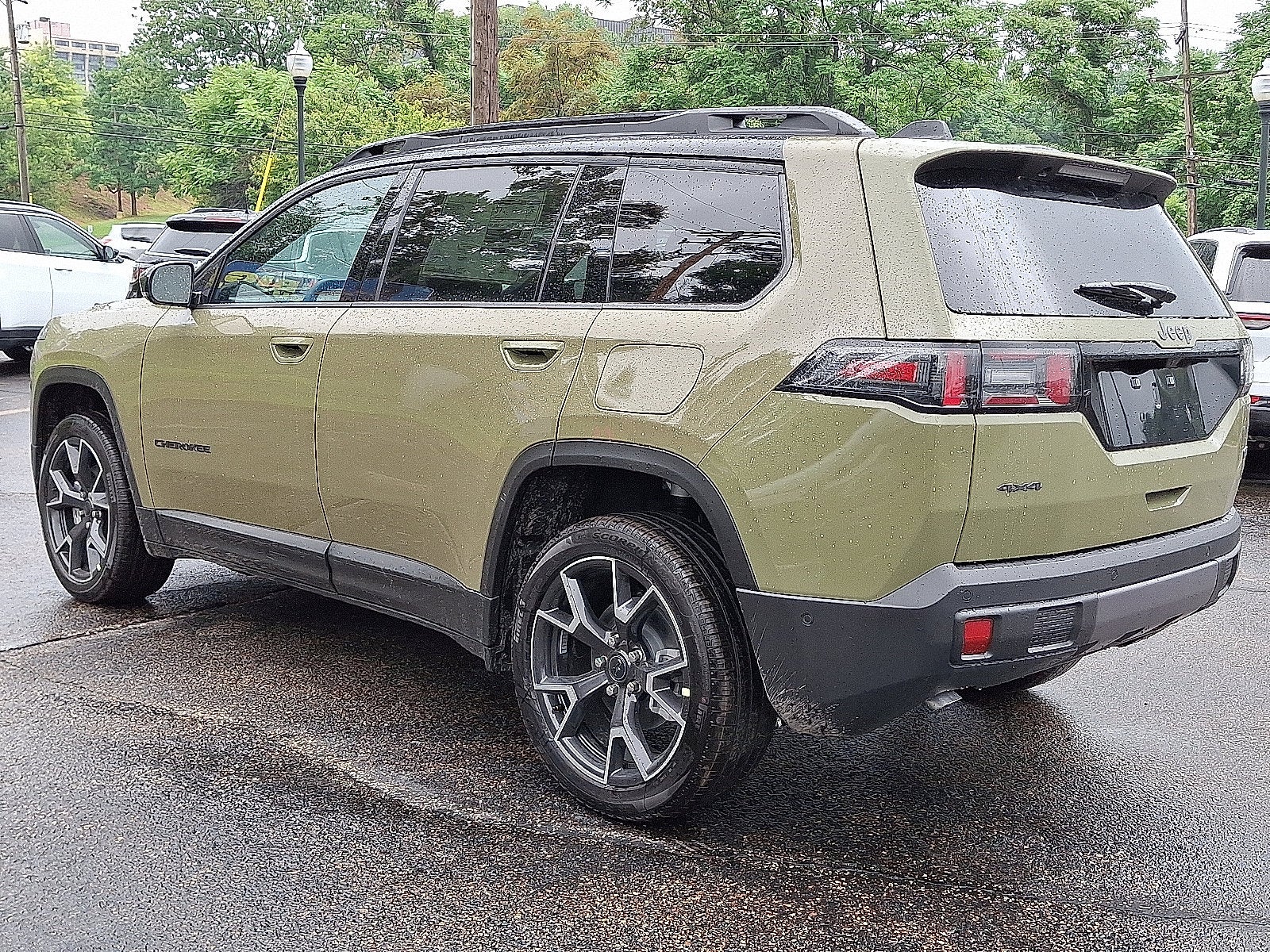 2026 Jeep Cherokee Hybrid Overland