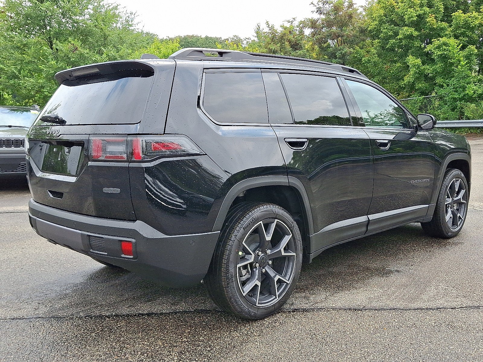 2026 Jeep Cherokee Hybrid Overland
