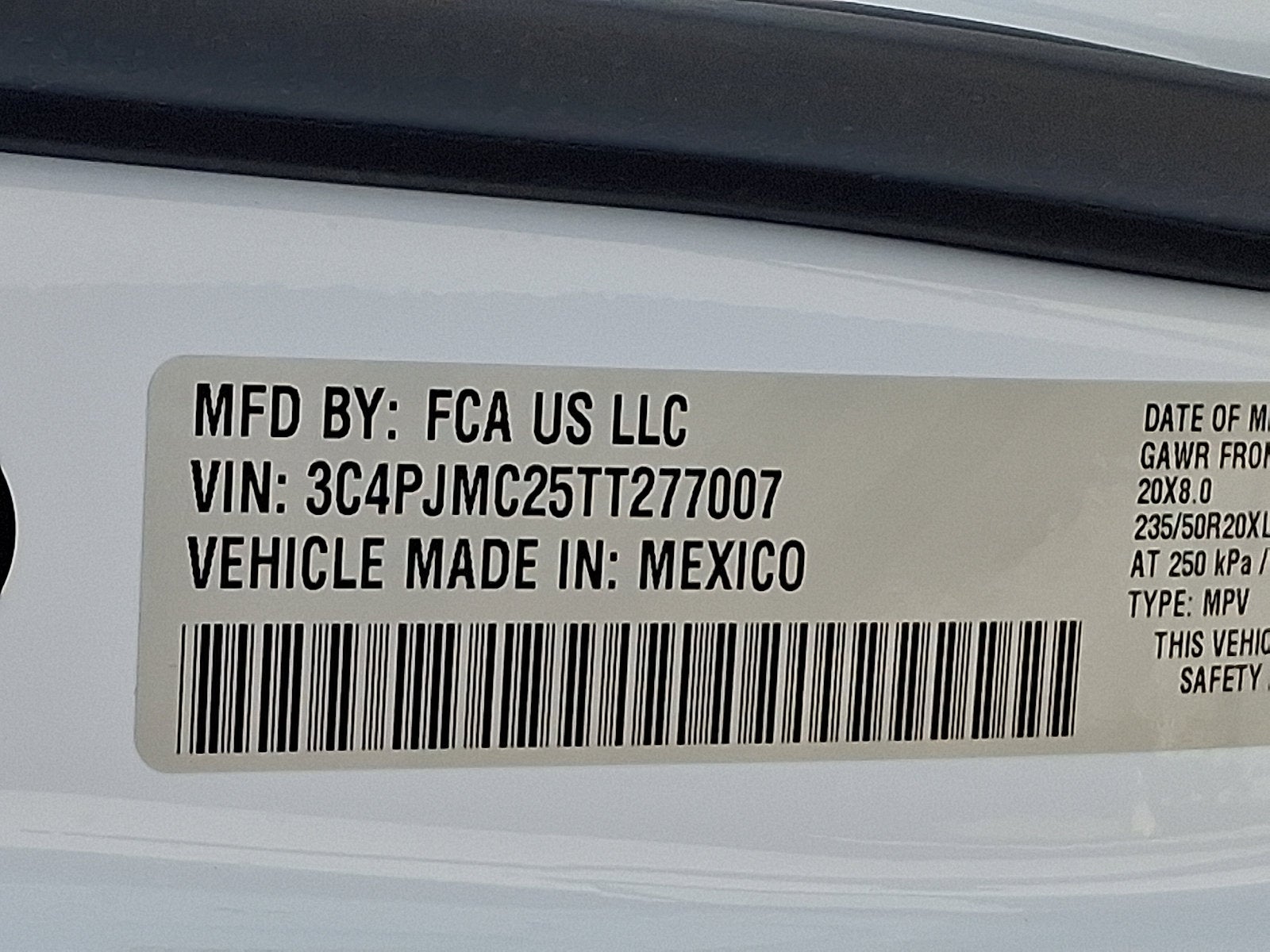 2026 Jeep Cherokee Hybrid Overland