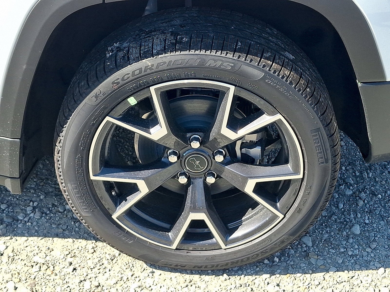 2026 Jeep Cherokee Hybrid Overland