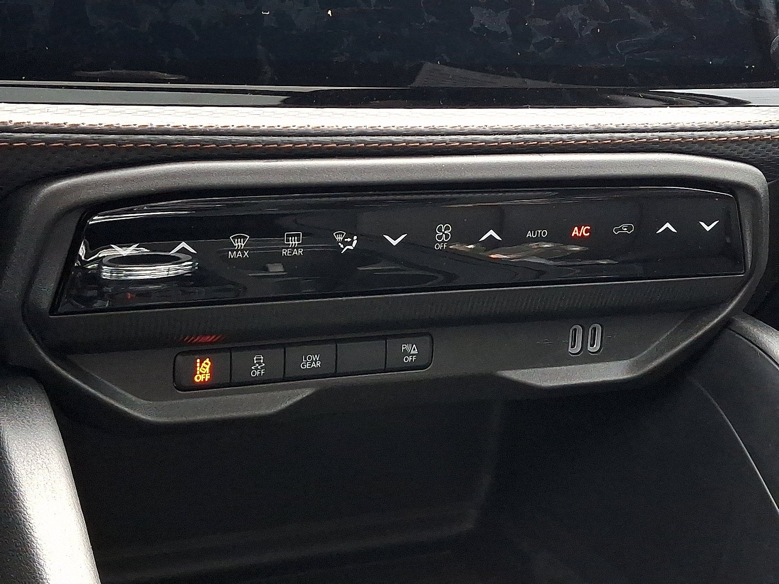 2026 Jeep Cherokee Hybrid Overland