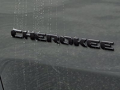 2026 Jeep Cherokee Hybrid Overland