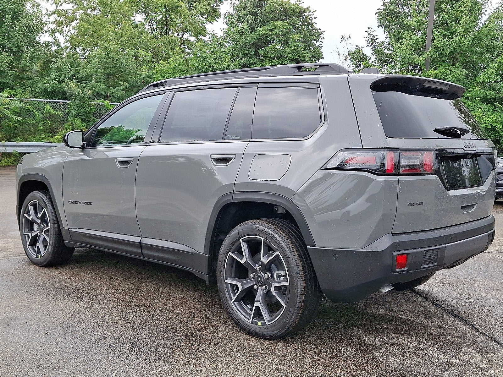 2026 Jeep Cherokee Hybrid Overland