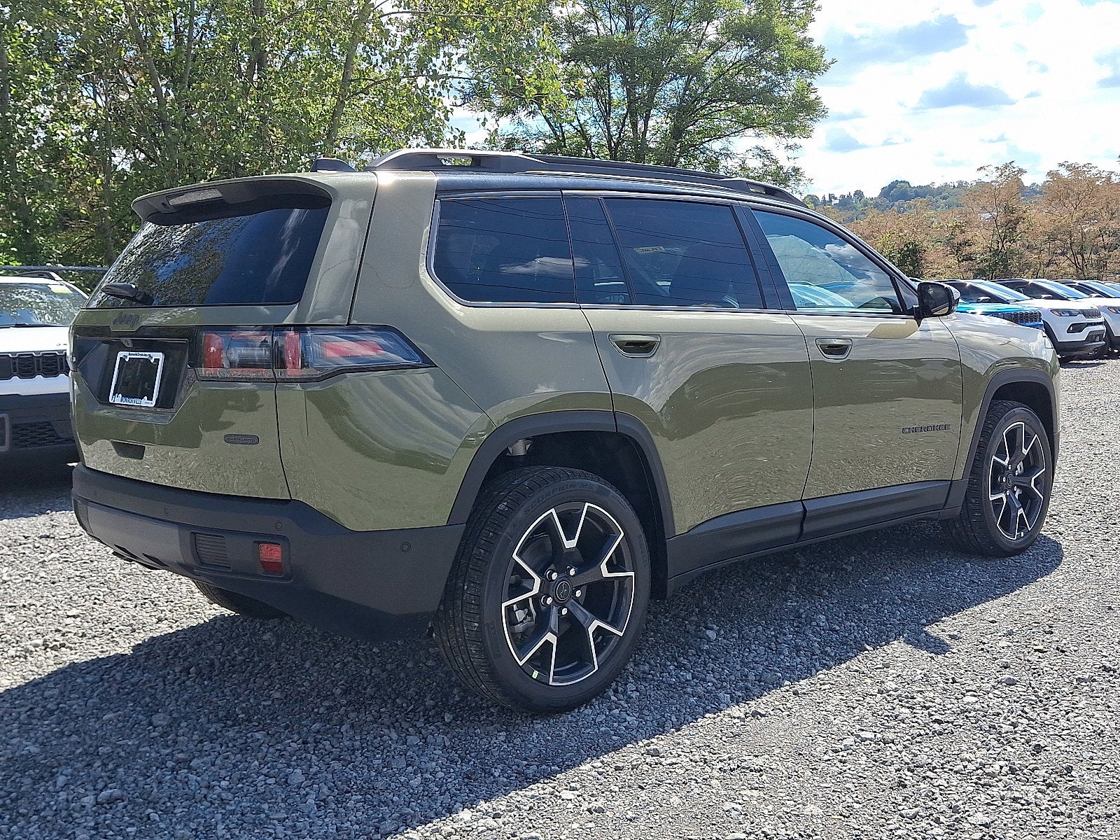 2026 Jeep Cherokee Hybrid Overland