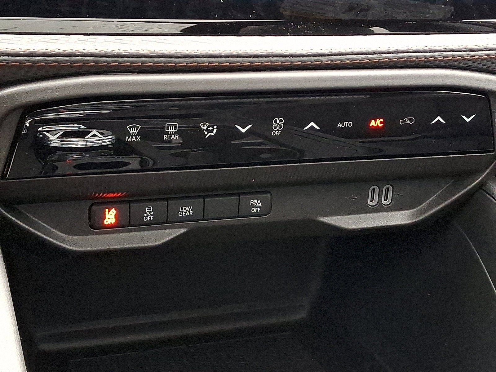 2026 Jeep Cherokee Hybrid Overland