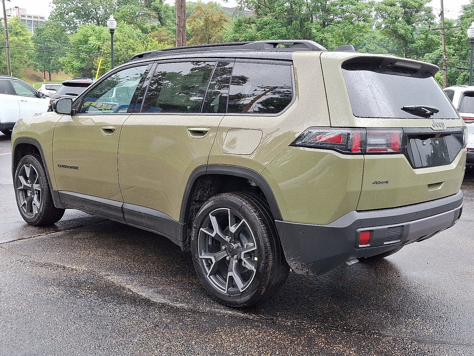 2026 Jeep Cherokee Hybrid Overland