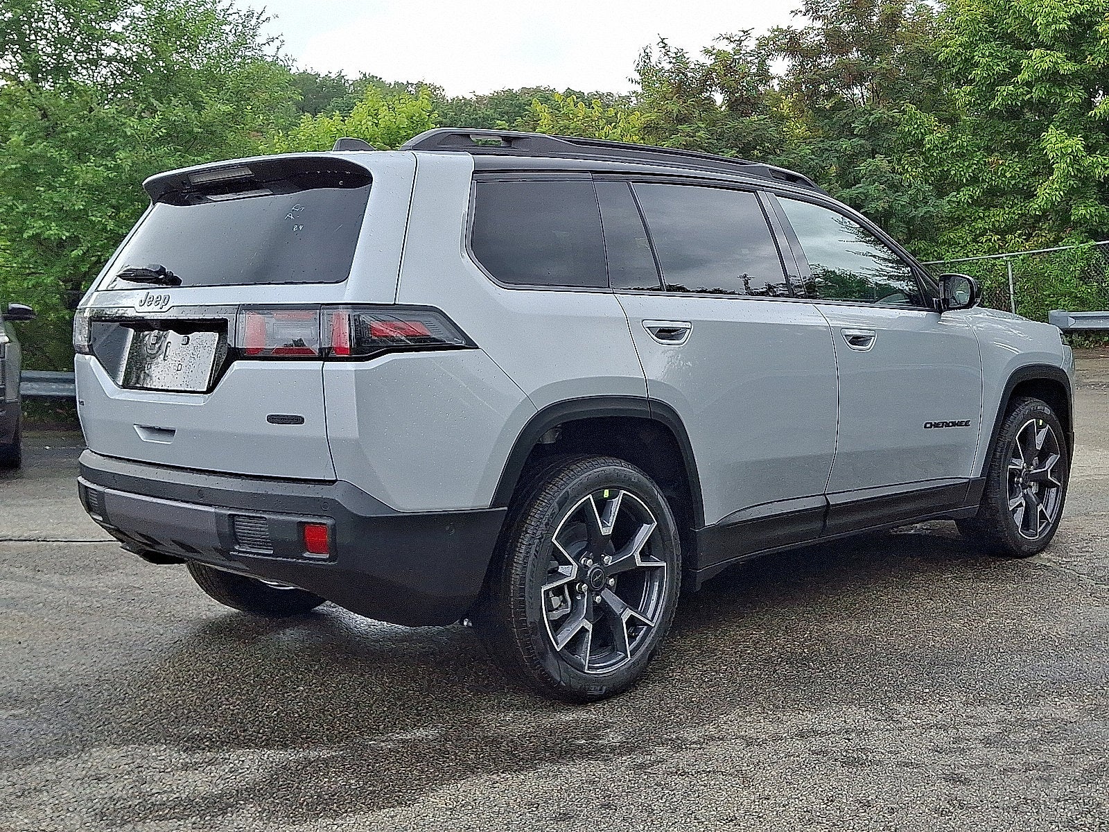 2026 Jeep Cherokee Hybrid Overland