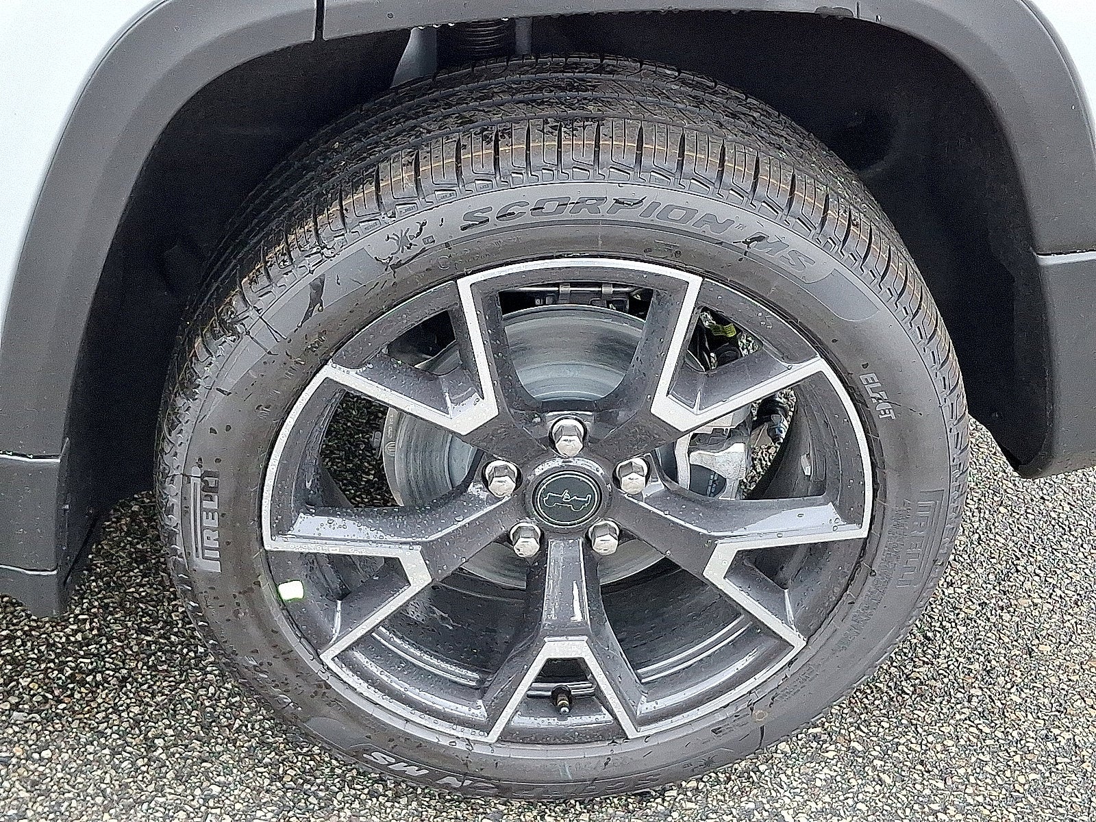 2026 Jeep Cherokee Hybrid Overland