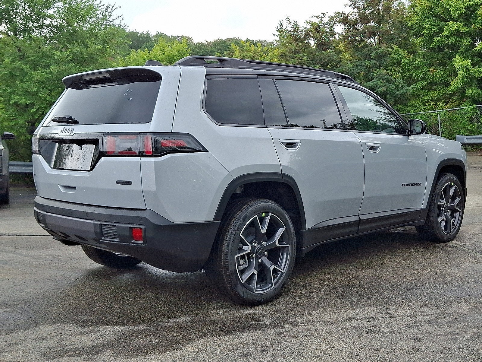 2026 Jeep Cherokee Hybrid Overland