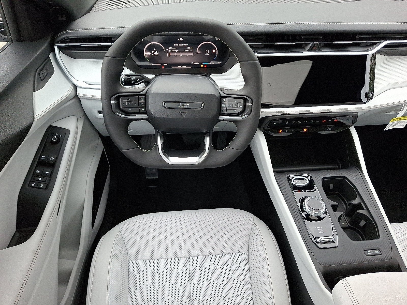 2026 Jeep Cherokee Hybrid Overland