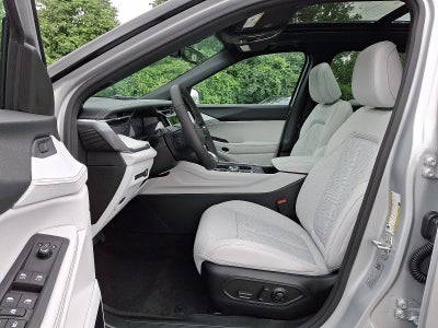 2026 Jeep Cherokee Hybrid Overland