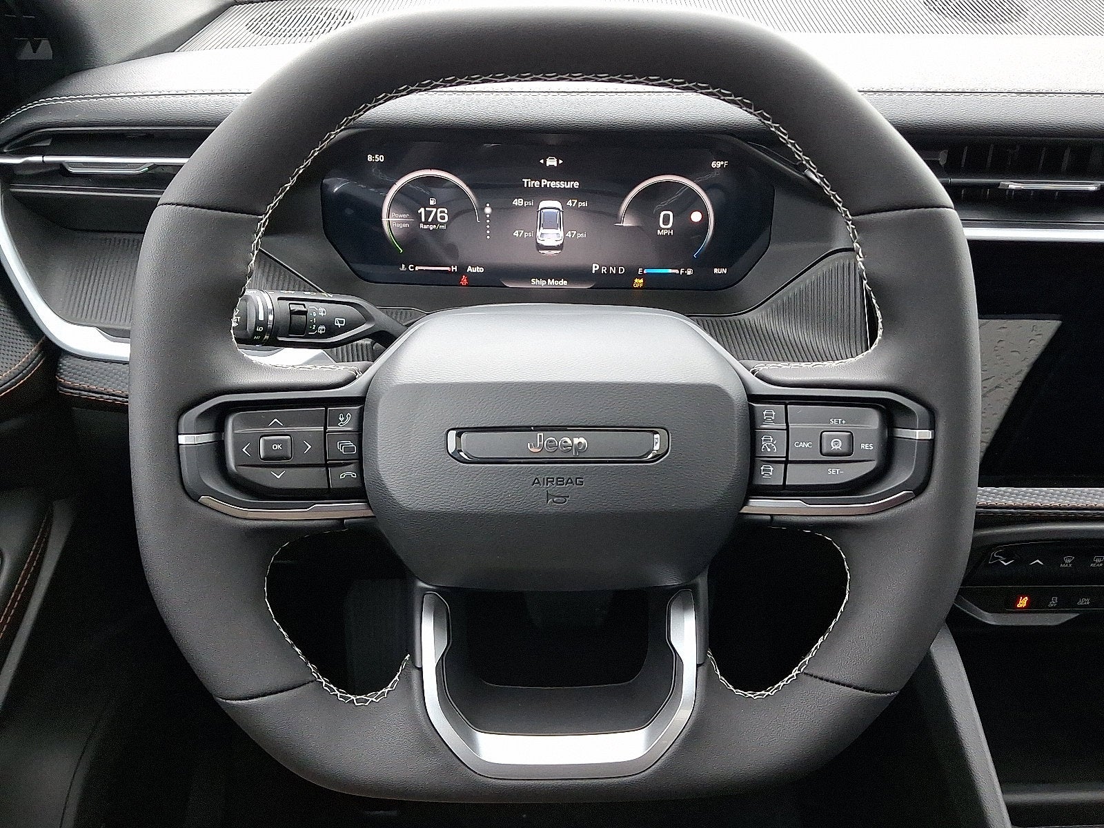 2026 Jeep Cherokee Hybrid Overland