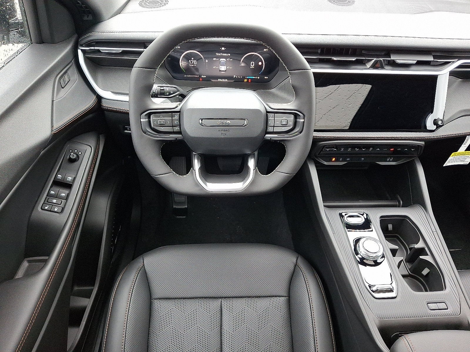 2026 Jeep Cherokee Hybrid Overland
